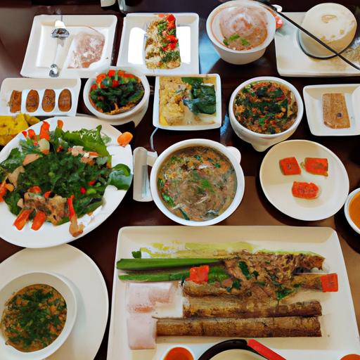 Một bàn ăn ngon miệng với đủ các món ăn Việt Nam tại Quán Ngon Nguyễn Du.